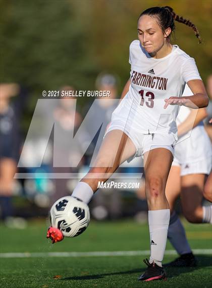 Thumbnail 3 in Farmington vs. Staples (CIAC Class LL Quarterfinal round) photogallery.