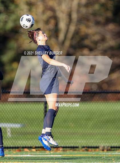 Thumbnail 1 in Farmington vs. Staples (CIAC Class LL Quarterfinal round) photogallery.