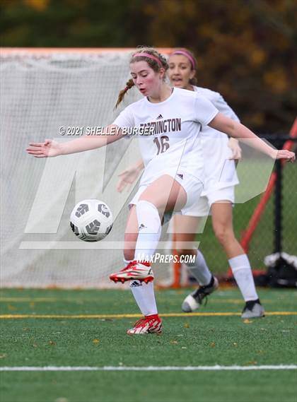 Thumbnail 3 in Farmington vs. Staples (CIAC Class LL Quarterfinal round) photogallery.