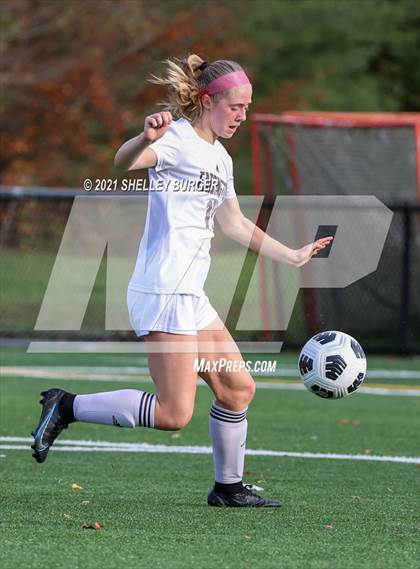Thumbnail 2 in Farmington vs. Staples (CIAC Class LL Quarterfinal round) photogallery.