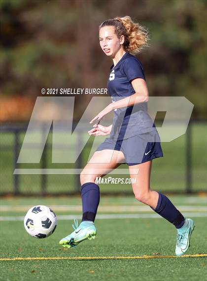 Thumbnail 3 in Farmington vs. Staples (CIAC Class LL Quarterfinal round) photogallery.