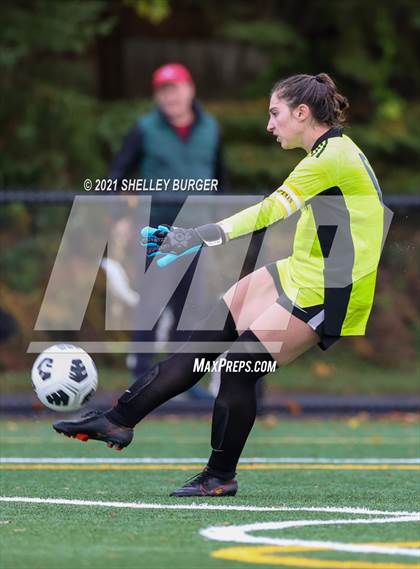 Thumbnail 1 in Farmington vs. Staples (CIAC Class LL Quarterfinal round) photogallery.