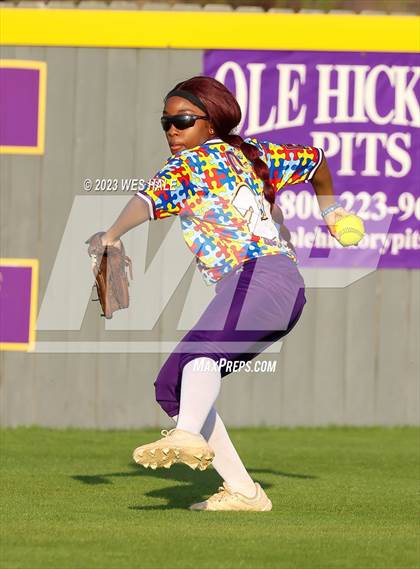 Thumbnail 3 in Grenada @ DeSoto Central photogallery.