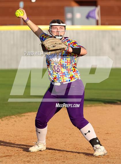 Thumbnail 1 in Grenada @ DeSoto Central photogallery.