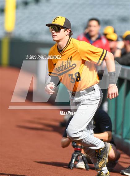Thumbnail 2 in Foothill vs. Tustin photogallery.