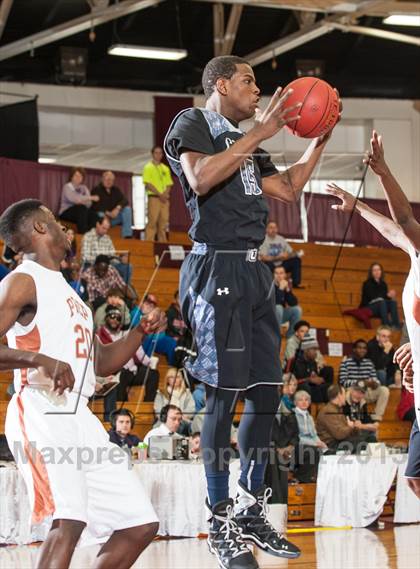 Thumbnail 2 in Lincoln vs. Capital Prep (Spalding Hoophall Classic) photogallery.