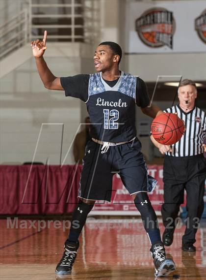 Thumbnail 3 in Lincoln vs. Capital Prep (Spalding Hoophall Classic) photogallery.