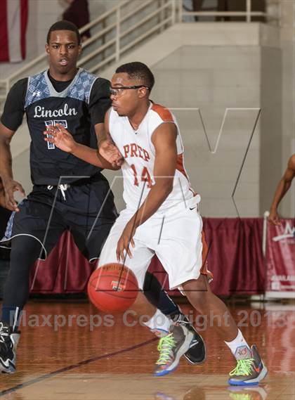 Thumbnail 2 in Lincoln vs. Capital Prep (Spalding Hoophall Classic) photogallery.