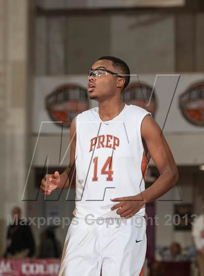 Thumbnail 3 in Lincoln vs. Capital Prep (Spalding Hoophall Classic) photogallery.