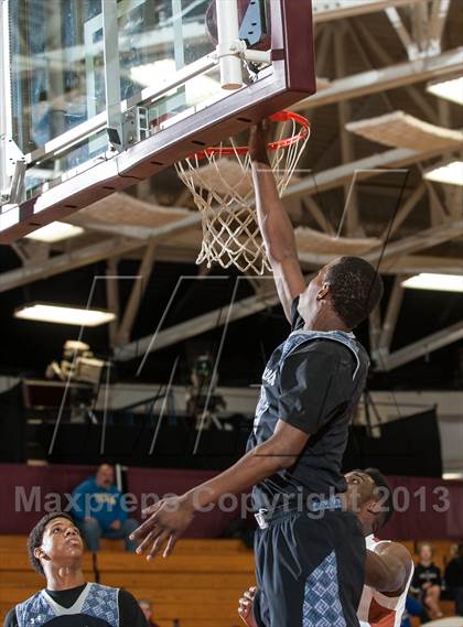 Thumbnail 3 in Lincoln vs. Capital Prep (Spalding Hoophall Classic) photogallery.