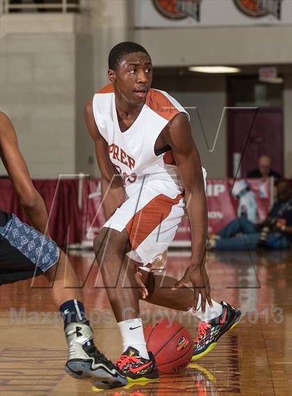 Thumbnail 2 in Lincoln vs. Capital Prep (Spalding Hoophall Classic) photogallery.