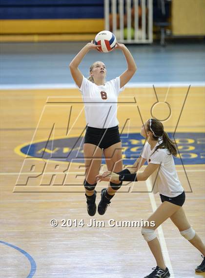 Thumbnail 3 in Willowbrook vs Westmont (Eagle Invite) photogallery.