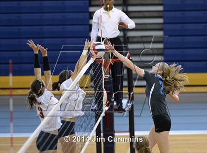 Thumbnail 3 in Willowbrook vs Westmont (Eagle Invite) photogallery.
