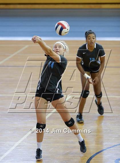 Thumbnail 3 in Willowbrook vs Westmont (Eagle Invite) photogallery.