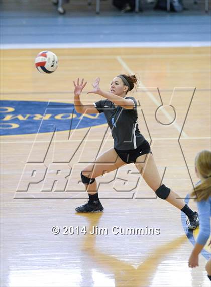 Thumbnail 3 in Willowbrook vs Westmont (Eagle Invite) photogallery.