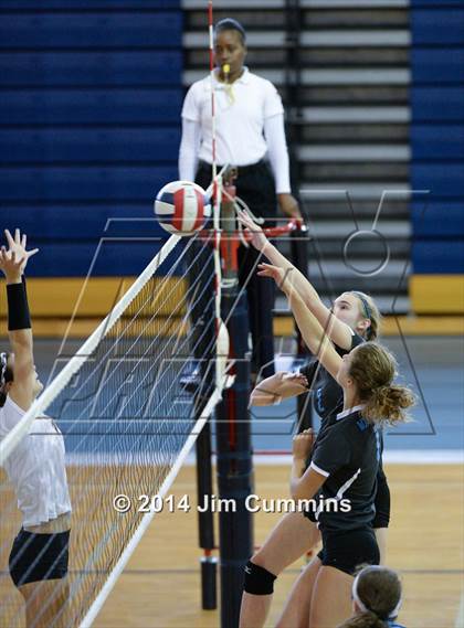 Thumbnail 3 in Willowbrook vs Westmont (Eagle Invite) photogallery.