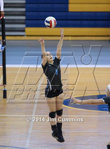 Thumbnail 3 in Willowbrook vs Westmont (Eagle Invite) photogallery.