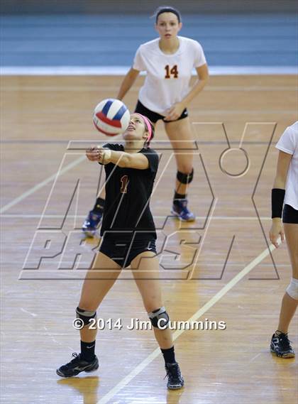 Thumbnail 3 in Willowbrook vs Westmont (Eagle Invite) photogallery.