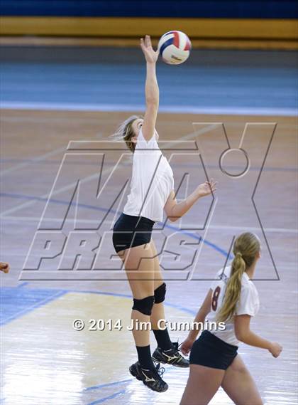 Thumbnail 2 in Willowbrook vs Westmont (Eagle Invite) photogallery.
