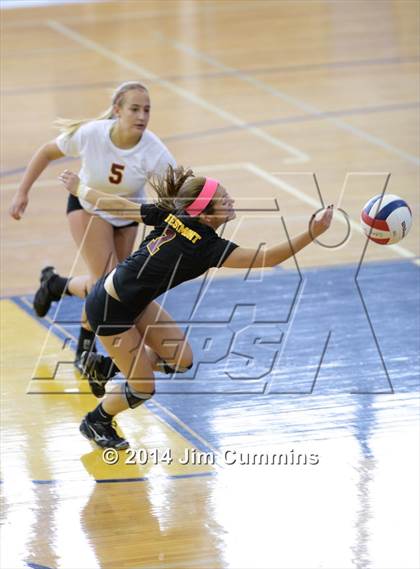 Thumbnail 3 in Willowbrook vs Westmont (Eagle Invite) photogallery.