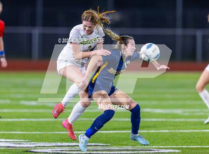 Thumbnail 1 in Roosevelt @ Bellevue (WIAA State 3A Semi Final) photogallery.