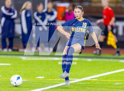 Thumbnail 2 in Roosevelt @ Bellevue (WIAA State 3A Semi Final) photogallery.