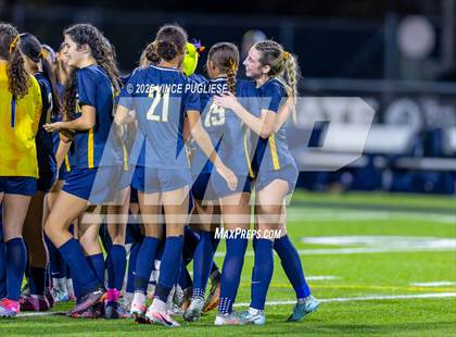 Thumbnail 3 in Roosevelt @ Bellevue (WIAA State 3A Semi Final) photogallery.