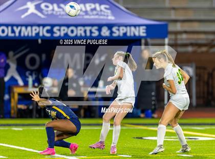 Thumbnail 1 in Roosevelt @ Bellevue (WIAA State 3A Semi Final) photogallery.