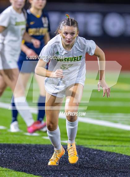 Thumbnail 3 in Roosevelt @ Bellevue (WIAA State 3A Semi Final) photogallery.