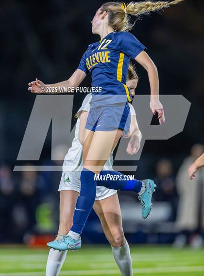 Thumbnail 1 in Roosevelt @ Bellevue (WIAA State 3A Semi Final) photogallery.