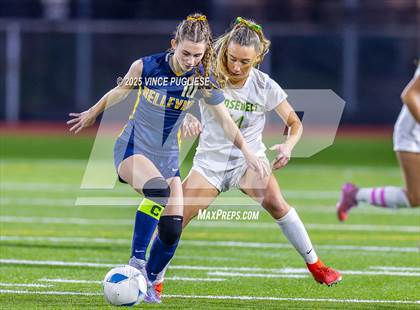 Thumbnail 1 in Roosevelt @ Bellevue (WIAA State 3A Semi Final) photogallery.