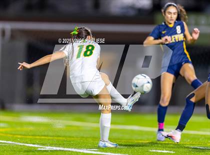 Thumbnail 3 in Roosevelt @ Bellevue (WIAA State 3A Semi Final) photogallery.