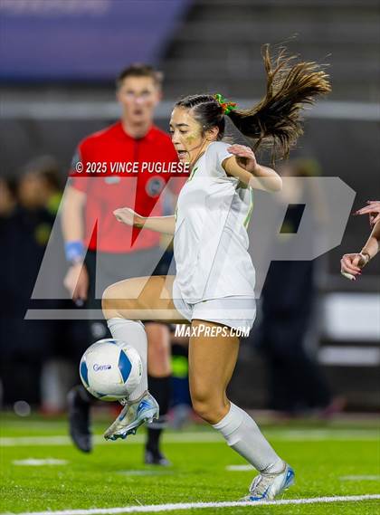 Thumbnail 2 in Roosevelt @ Bellevue (WIAA State 3A Semi Final) photogallery.