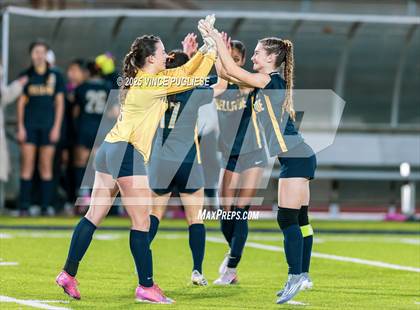 Thumbnail 2 in Roosevelt @ Bellevue (WIAA State 3A Semi Final) photogallery.