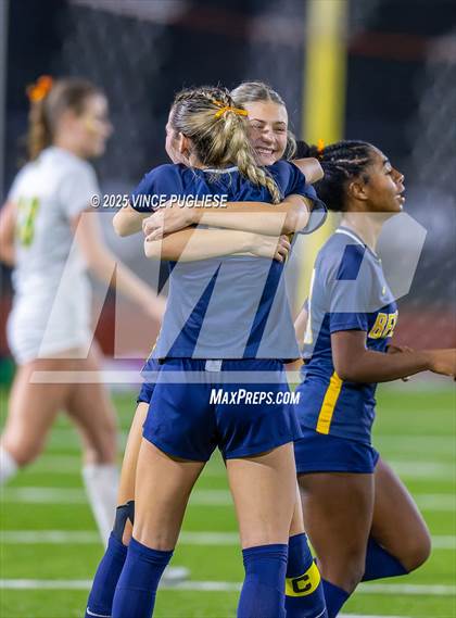 Thumbnail 3 in Roosevelt @ Bellevue (WIAA State 3A Semi Final) photogallery.