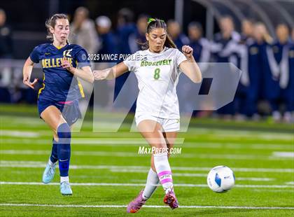 Thumbnail 2 in Roosevelt @ Bellevue (WIAA State 3A Semi Final) photogallery.