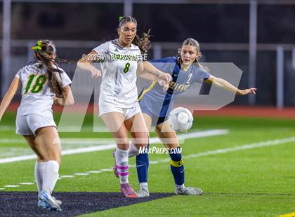 Thumbnail 2 in Roosevelt @ Bellevue (WIAA State 3A Semi Final) photogallery.