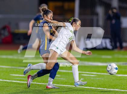 Thumbnail 3 in Roosevelt @ Bellevue (WIAA State 3A Semi Final) photogallery.