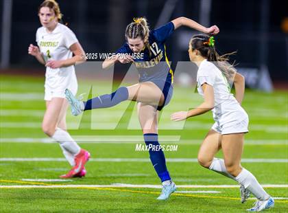 Thumbnail 1 in Roosevelt @ Bellevue (WIAA State 3A Semi Final) photogallery.