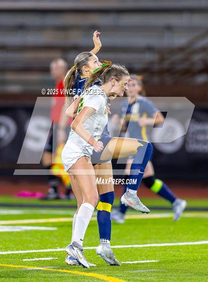 Thumbnail 1 in Roosevelt @ Bellevue (WIAA State 3A Semi Final) photogallery.