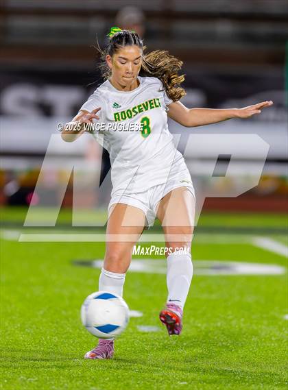 Thumbnail 2 in Roosevelt @ Bellevue (WIAA State 3A Semi Final) photogallery.