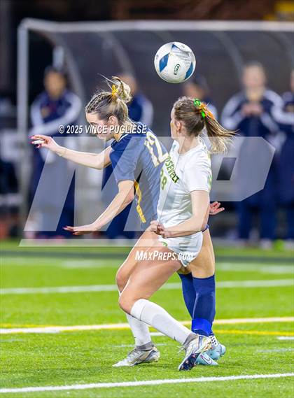 Thumbnail 3 in Roosevelt @ Bellevue (WIAA State 3A Semi Final) photogallery.