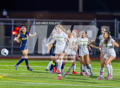 Thumbnail 2 in Roosevelt @ Bellevue (WIAA State 3A Semi Final) photogallery.