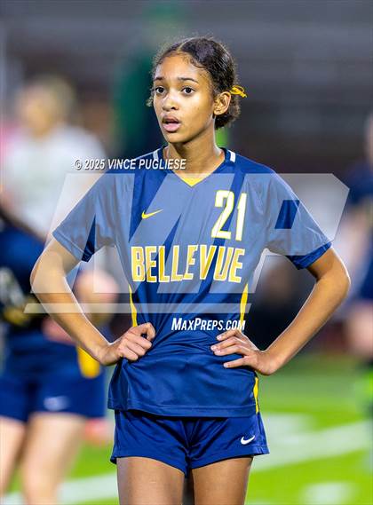 Thumbnail 2 in Roosevelt @ Bellevue (WIAA State 3A Semi Final) photogallery.