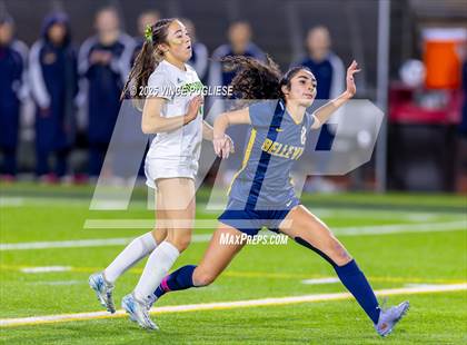 Thumbnail 2 in Roosevelt @ Bellevue (WIAA State 3A Semi Final) photogallery.