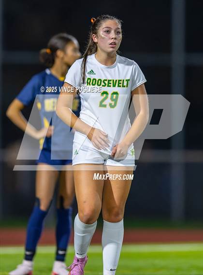 Thumbnail 1 in Roosevelt @ Bellevue (WIAA State 3A Semi Final) photogallery.