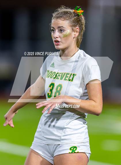 Thumbnail 1 in Roosevelt @ Bellevue (WIAA State 3A Semi Final) photogallery.