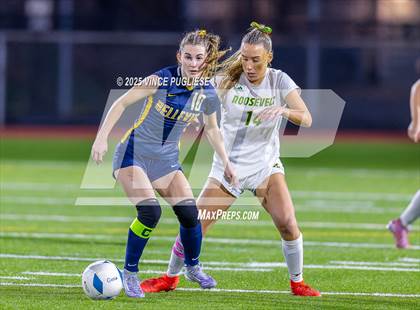 Thumbnail 3 in Roosevelt @ Bellevue (WIAA State 3A Semi Final) photogallery.