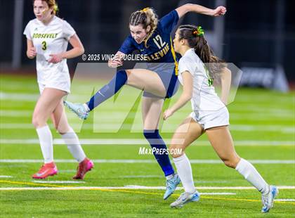 Thumbnail 2 in Roosevelt @ Bellevue (WIAA State 3A Semi Final) photogallery.
