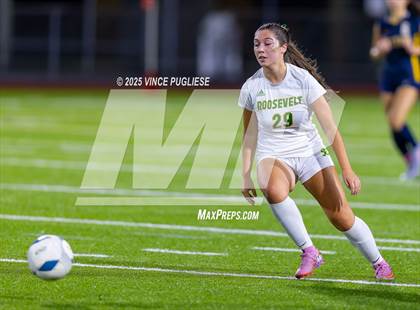 Thumbnail 1 in Roosevelt @ Bellevue (WIAA State 3A Semi Final) photogallery.